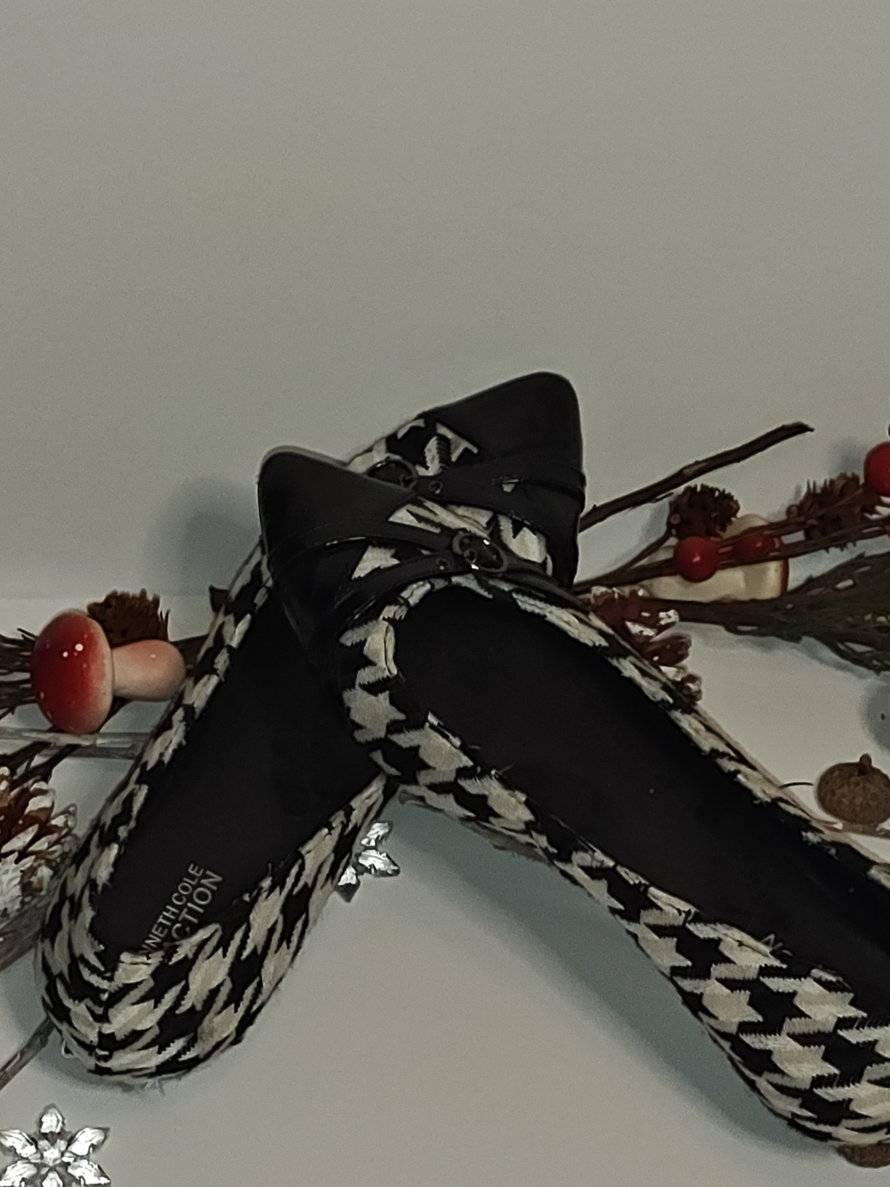 Kenneth Cole Reaction Black & White Houndstooth Pointed Slip-On Flats